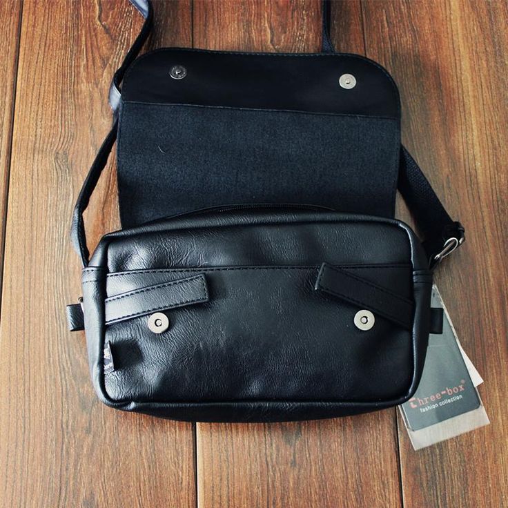 Size:Horizontal length:22CM,Vertical Height:14CM,Thick:5CM Black Rectangular Travel Flap Bag, Black Rectangular Flap Bag For Travel, Business Phone Satchel With Adjustable Strap, Black Rectangular Flap Bag For Everyday Use, Business Phone Bag Satchel With Adjustable Strap, Business Phone Bag With Adjustable Strap And Satchel Shape, Casual Business Faux Leather Shoulder Bag, Faux Leather Phone Bag With Removable Pouch, Business Faux Leather Bags With Removable Pouch