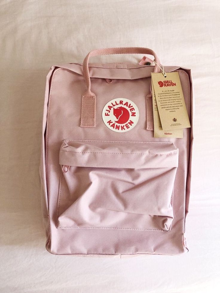 Mochila Fjallraven Kanken, Fjallraven Backpack, Backpack Fjallraven, Uni Bag, Stationery Obsession, Aesthetic Indie, The Medium, Backpack Brands, Cute Backpacks