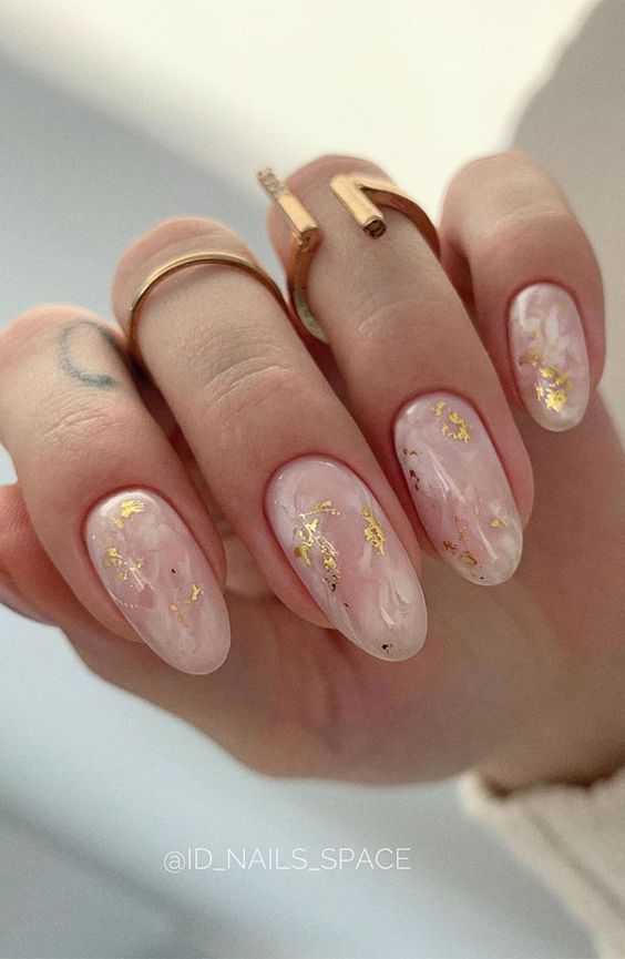 Almond Nails French, Almond Nails Designs, Almond Acrylic Nails, Oval Nails, Neutral Nails, Short Acrylic Nails, Nail Arts, Gold Nails, Acrylic Nail Designs