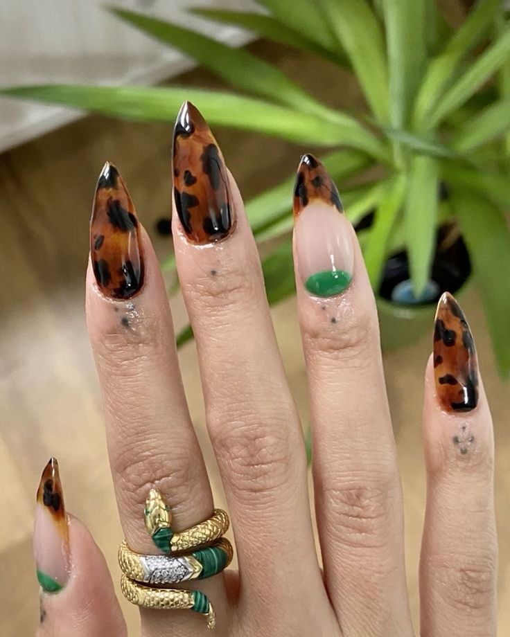 Nails And Rings, Kutek Disney, Unghie Sfumate, Edgy Nails, Smink Inspiration, Makijaż Smokey Eye, Fire Nails, Dream Nails, Funky Nails