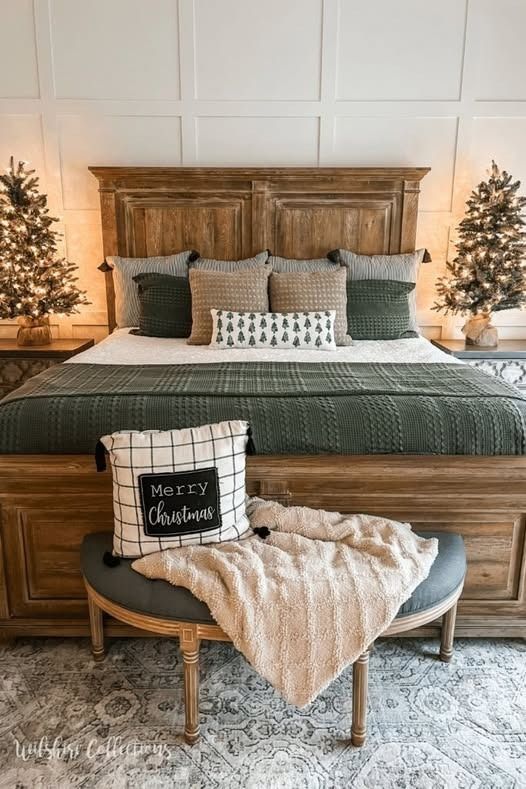 (20+) Facebook Black And White Plaid Comforter Bedroom Ideas, Bedroom At Christmas, Christmas Bedroom Aesthetic Modern, Bedroom Decor Christmas Ideas, Primary Bedroom Christmas Decor, Green Bedroom Christmas, Christmas Farmhouse Bedroom, Christmas Bedroom Decor Green, Home Decor With Green Accents