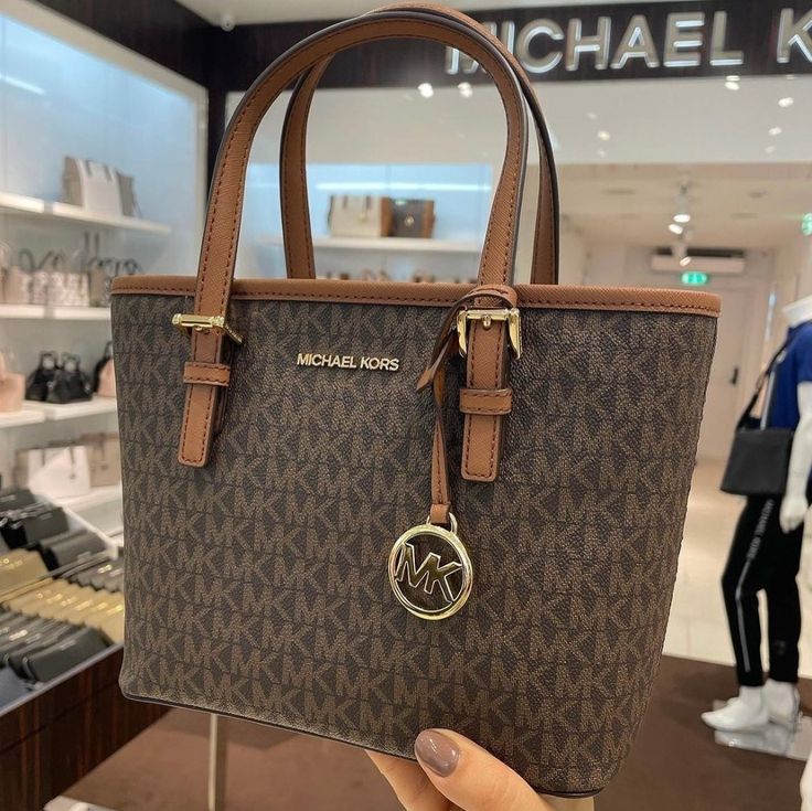 Mk Bag Outfit, Michael Kors Bag Outfit, Mk Bags Michael Kors Mk Handbags, Brown Michael Kors Bag, Mk Tote Bag, Michael Kors Bag Brown, Women's Bags By Color, Luxury Bags Collection, Mk Handbags