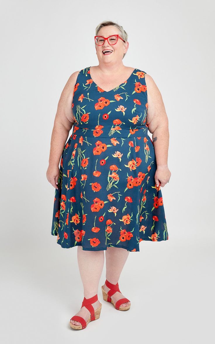 Make a statement in the Upton Dress, the most versatile pattern in your stash! This gorgeous fit-and-flare dress is tailored to your curves with flattering necklines, a fully lined bodice, and hidden pockets. Even better, the design is in your hands, as you choose from a scooped or V-neck, high or low back, and a gored skirt or deep, dramatic box-pleats. Let your creativity shine, while the Upton takes you from brunch to cocktails in style! Want to add additional sleeve, bodice, and skirt option Upton Dress, Flattering Necklines, Paper Dress Patterns, Turner Dress, Gored Skirt, Paper Sewing Patterns, Dressmaking Fabric, Online Pattern, Dress Sewing Pattern