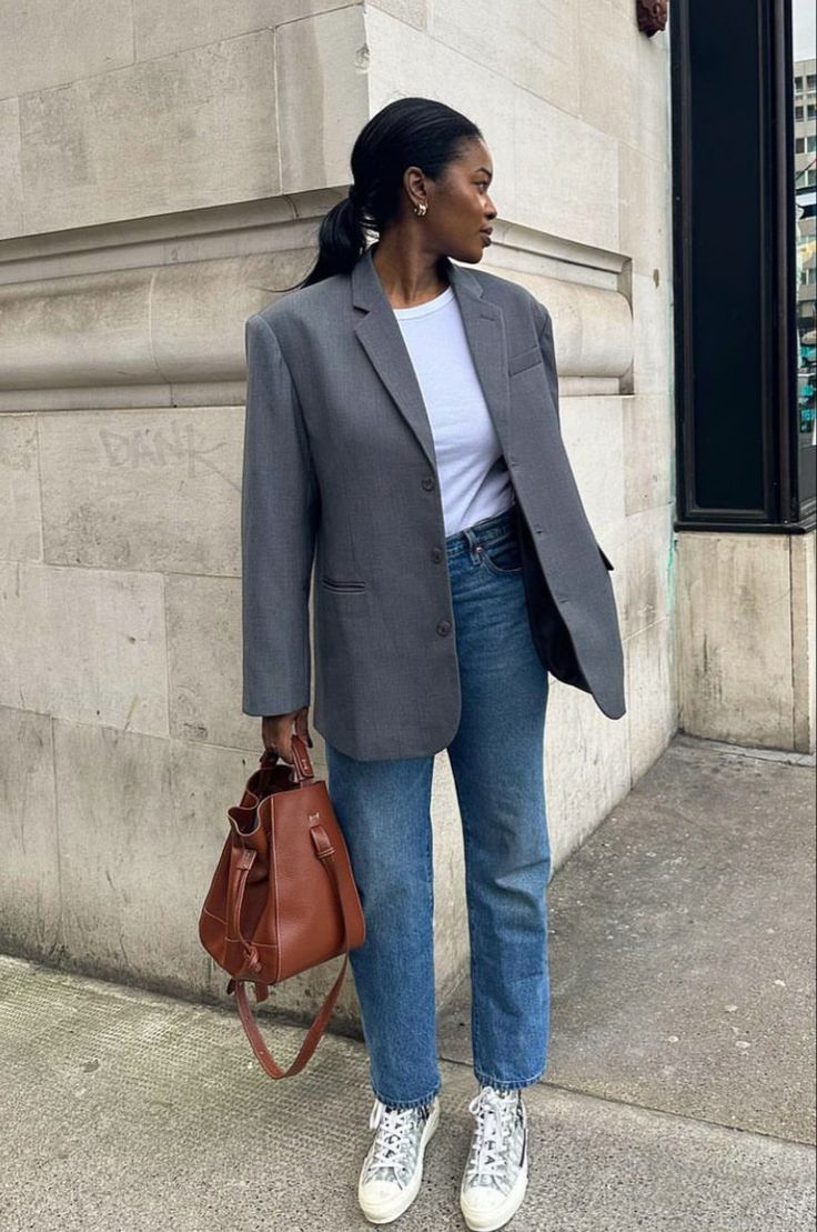 Networking Event Outfit, Grey Blazer Outfit, Corporate Attire Women, Event Outfit Ideas, Young Professional Outfits, Classy Business Outfits, Blazer Outfits Casual, Chic Business Casual, Look Jean