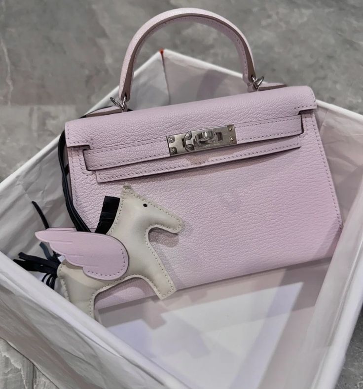 WhatsApp+8618566730393 Pink Hermes, Qatar Doha, Pale Colors, Luxury Bag, Hermes Handbags, What's App, Doha, Kuwait, Qatar