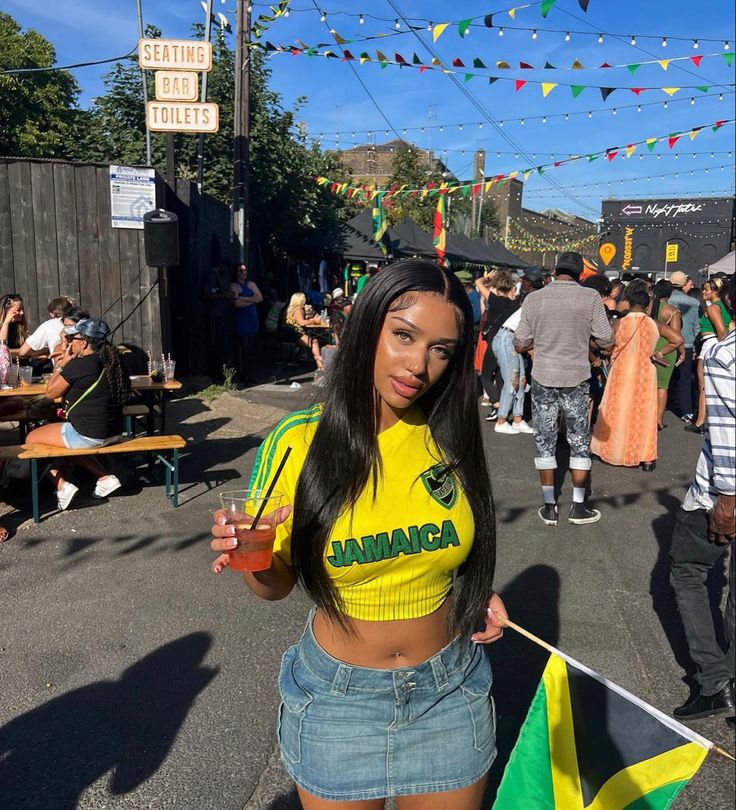 Jamaica Jersey, Jamaica Vacation Outfits, Island Vacation Outfits, Cute Vacation Outfits, Pretty Babe, Concert Looks, Jersey Outfit, Girl Fits, Streetwear Fashion Women