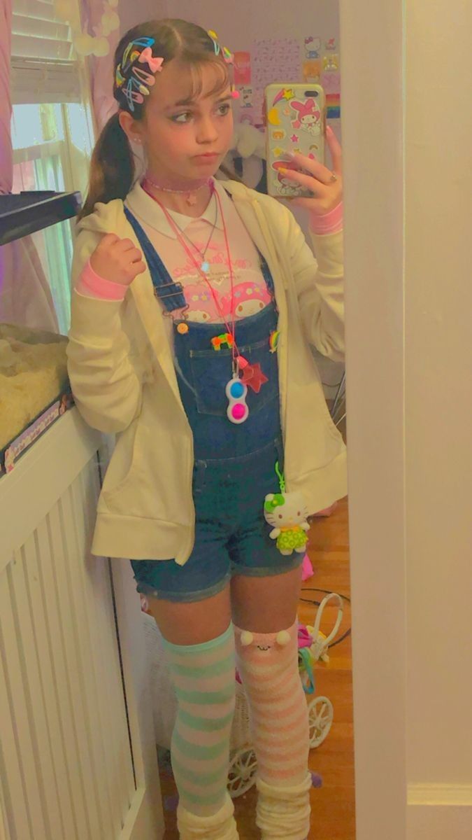 Kawaii Kidcore Outfit, Candycore Clothes, Dark Kidcore Outfit, Aesthetic Outfits Kidcore, Childish Outfits Aesthetic, Pastel Indie Outfits, Toddlercore Fashion, Cute Childish Outfits, Pink Kidcore Outfit