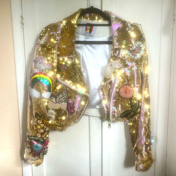 Nathalia Gaviria, Rose Gold, Sequin Jacket. This Timeless Party Piece Will Brighten Any Room Or Mood. Gold Sequin Jacket, Star Jacket, Fun Clothes, Rose Gold Sequin, Sequin Jacket, Clothes Style, Gold Sequin, Style Ideas, Cool Outfits