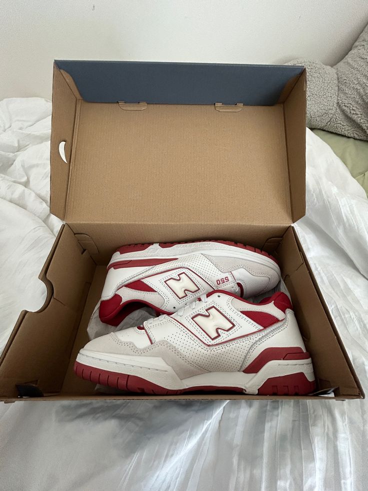 Red Aesthetic Shoes, New Balance 550 Red Outfit, Red 550 New Balance Outfit, White And Red Sneakers, Cute Red Shoes, Red Sneakers Aesthetic, Red Shoes Aesthetic, Red New Balance 550, New Balance Shoes 550