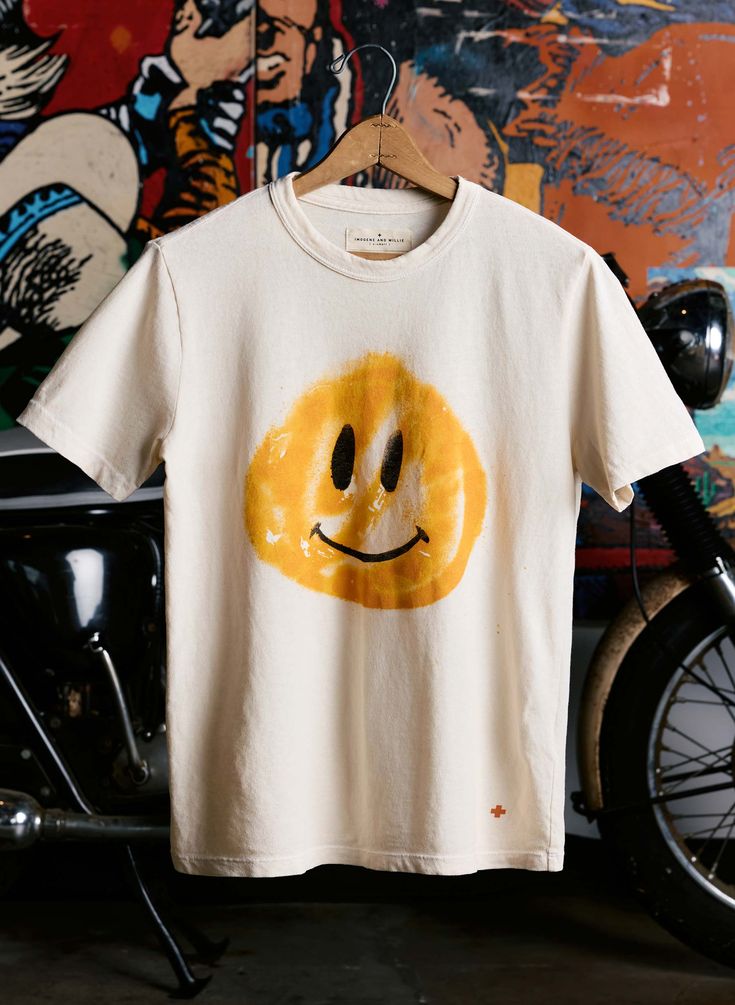 Imogene Willie, Smiley Face Shirt, Sun Graphic, Vintage Tee Shirts, Denim T Shirt, Fashion Now, Denim Accessories, Lounge Shorts, Perfect Jeans