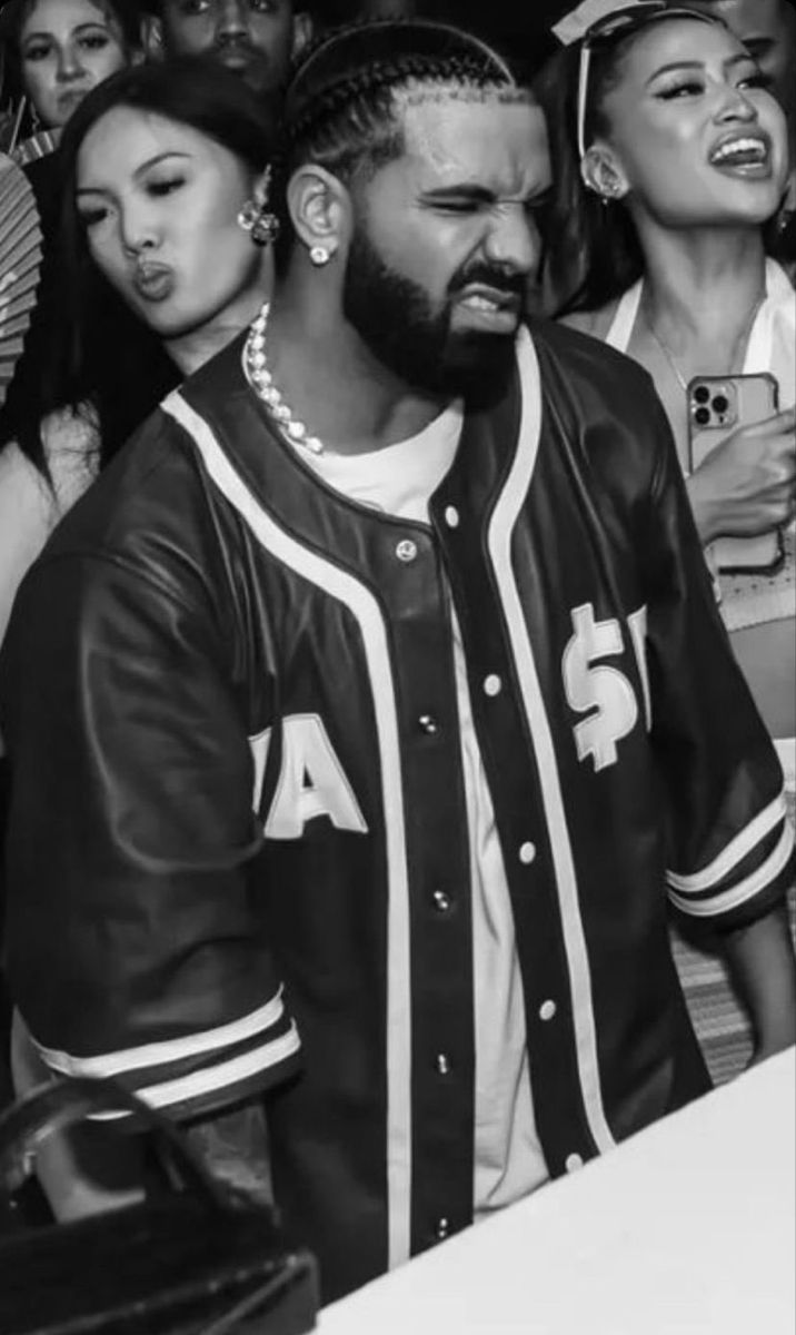 Drake, rapper, black and white aesthetic, braids, Drake aesthetic, b&w Drake And Taylor, Honestly Nevermind, Drake Fashion, Old Drake, Drake Rapper, Champagne Papi, Drake Clothing, Drake Photos, Drizzy Drake