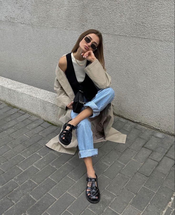 Fisherman's Sandals Outfit, Fisherman Shoes Outfit, Fishermen Sandals Women Outfit, Prada Fisherman Sandals Outfit, Cage Sandals Outfit, Caged Sandals Outfit, Black Crocs Outfit, Dad Sandals Outfit, Fisherman Sandals Outfit