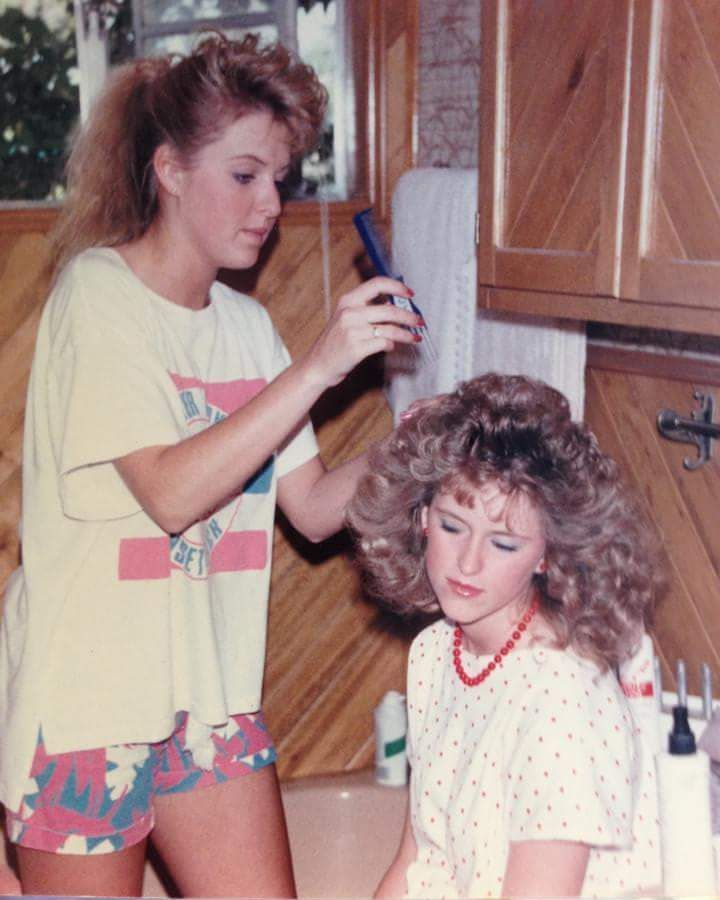 1980s Aesthetic, 80’s Aesthetic, Style Année 80, 1980s Hair, Mode Retro, 80s Hair, 80s And 90s Fashion, 80s Aesthetic, 80s Outfit