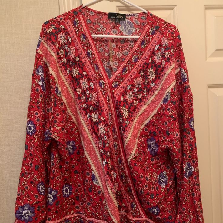 Nwt. Suzanne Betro Shirt. Xxl. Bohemian Style With Wide Sleeves. Beautiful Pattern And Bold Colors. Light, Flowy Fabric. Red Bohemian Tops With Paisley Print, Red Bohemian Paisley Print Tops, Red Bohemian Blouse With Paisley Print, Bohemian Red Blouse Relaxed Fit, Bohemian Red Blouse With Relaxed Fit, Bohemian Relaxed Fit Blouse For Brunch, Bohemian Patterned Blouse For Day Out, Long Sleeve Paisley Print Top For Day Out, Red Bohemian Blouse For Brunch