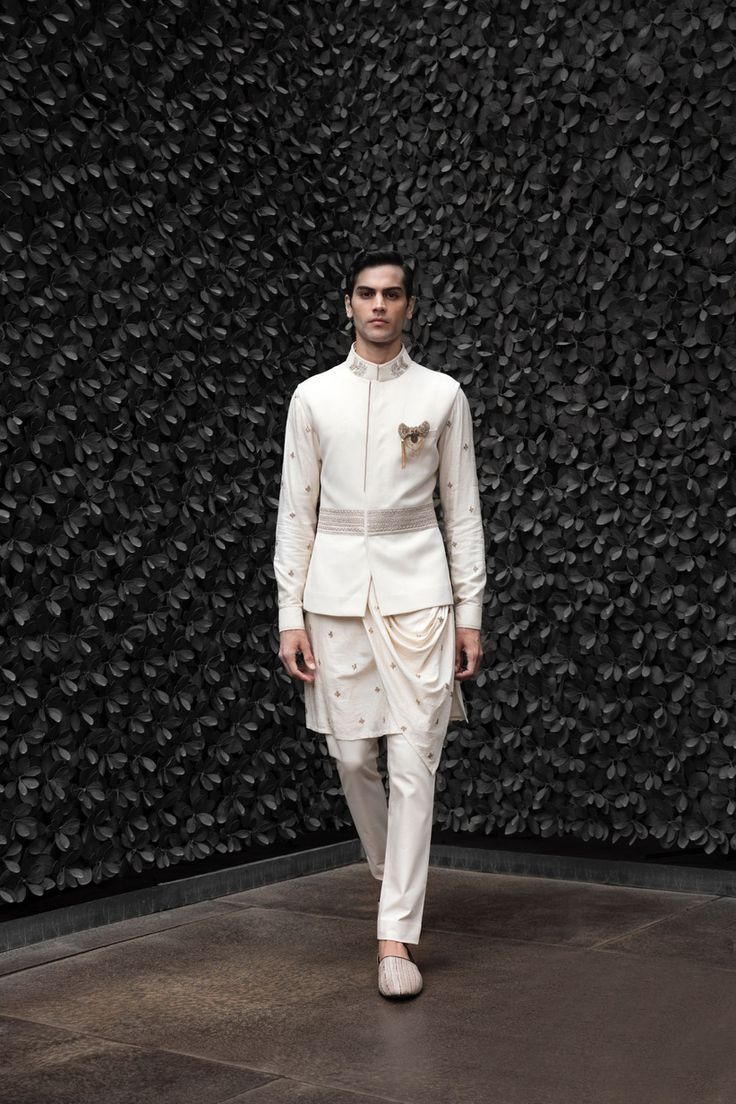 Shantanu And Nikhil Menswear, India Fashion Men, White Sherwani, Shantanu And Nikhil, Mens Indian Wear, Boys Kurta Design, Indian Groom Wear, Wedding Dresses Men Indian, Kurta Men