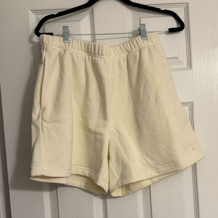 Vitality Uni Cozy Short In Oat. New Without Tags. Size Xl Shorts Athletic, Athletic Shorts, Womens Shorts, Cream, Tags, Women Shopping, Color