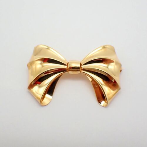 ad eBay - Find many great new & used options and get the best deals for Bow Brooch 18K Yellow Gold France at the best online prices at eBay! Free shipping for many products! Hallmarked Yellow Gold Brooches For Evening, Hallmarked Yellow Gold Evening Brooches, Hallmarked Yellow Gold Evening Brooch, Evening Yellow Gold Hallmarked Brooches, Classic Evening Brooch, Heirloom Gold Brooch For Formal Occasions, Gold Victorian Brooches For Formal Occasions, Victorian Gold Brooches For Formal Occasions, Heirloom Gold Brooches For Formal Occasion