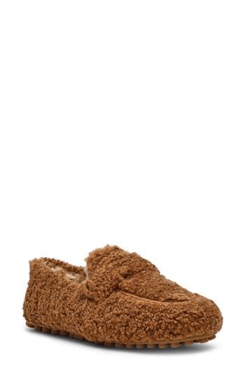 Fuzzy faux-shearling amplifies the easy comfort of this loafer-inspired take on a slipper that's an around-the-house necessity. 1" heel Synthetic faux-shearling upper and lining/synthetic sole Imported Shearling Slippers, Beauty Advice, Platform Slippers, Favorite Daughter, Mens Eyewear, Designer Clothes For Men, Modern Outfits, Autumn Fashion Women, Womens Fall