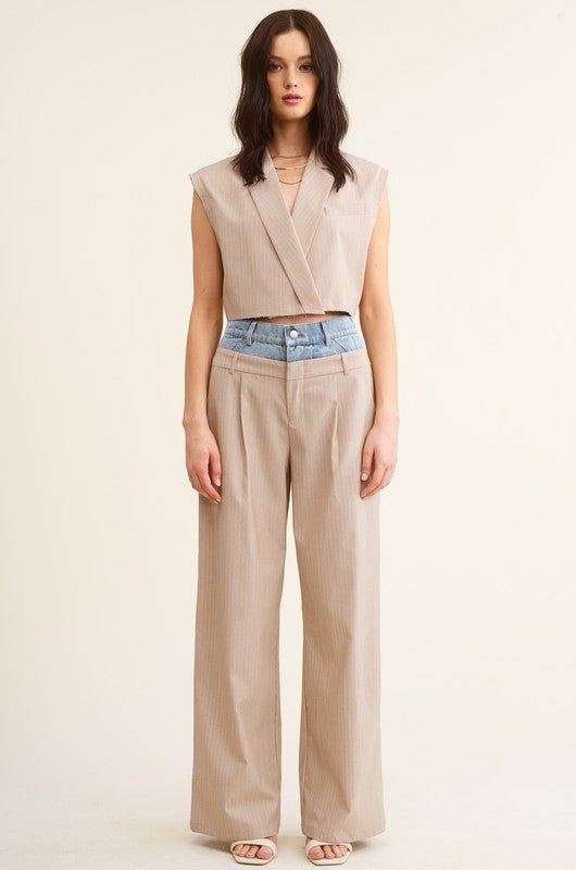 Transform your wardrobe with our Beige Billie Trousers - the perfect combination of casual and dressy. These unique trousers feature a playful Peek-a-boo denim wash waistband and functioning front pockets. Style with a sleek top for a trendy and practical fashion statement. Each piece is one-of-a-kind due to the Denim Wash Waistband. PRE-ORDER 07/12/24 Fabric & fit:SELF: 69% POLYESTER 29% RAYON 2% SPANDEXCONTRAST: 100% COTTON Model is wearing size small. Unique Trousers, Practical Fashion, Swimwear Sale, Peek A Boo, Denim Wash, Fashion Statement, Sleek, Trousers, Couture