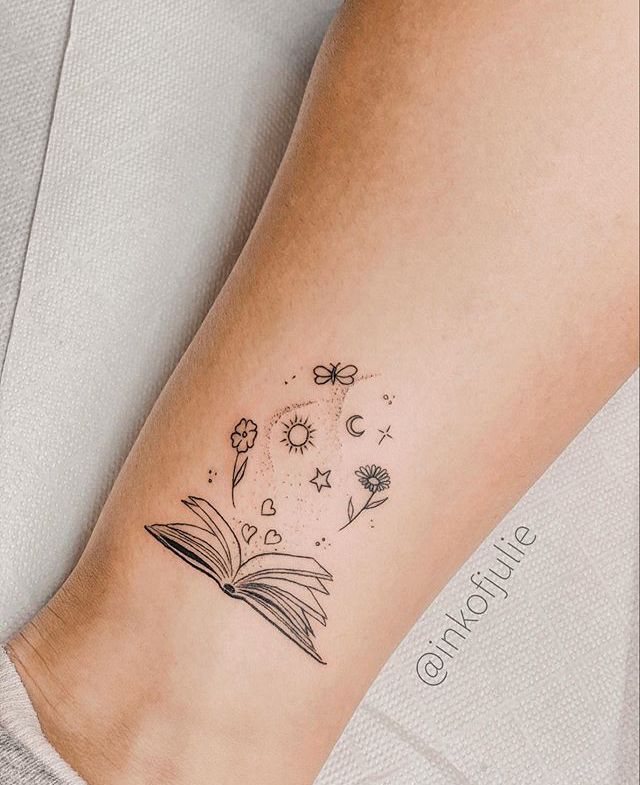 #book #tattoo #kadın #booktattoo #dream #tree #natural #serkanesmer #kadındövmeci #kadındövme #modelleri #modeller #models #desing  #drawing #kitap #roman #hikaye #story #storytattoo #fenomentattoo #like  #line #shadow #minimal #küçük #minik #minimalist #engüzel #en #best #fenomen #moda #ünlü #women #female #unfulicer #storytattoo #ankara #ankaradövme #ankarakadındövme #kadındövmeci #özel #vip #cat #animal #natural #dog #glass # animasyon #work #dövme  #star #galaksi #moon #shine #erkek Cute Magic Tattoos, Fine Line Tattoo Book, Small Book Tattoo, Book Inspired Tattoos, Reading Tattoo, Teacher Tattoos, Inner Wrist Tattoos, Lotusblume Tattoo, Winter Tattoo