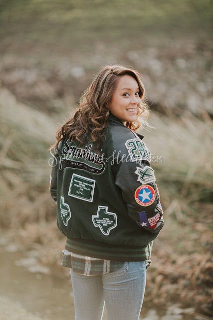 Leatherman Jacket, Friday Night Lights Tv Show, High School Letterman Jacket, Letterman Jacket Ideas, Dance Senior Pictures, Winter Senior Pictures, Seniors 2023, Senior Jackets, Letter Jacket