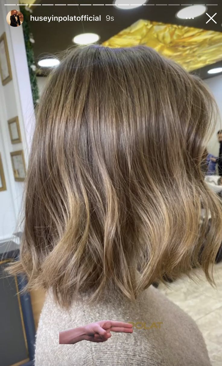 Short Haircut Light Brown Hair, Ash Brown Balayage On Dark Hair Short, Dark Blonde Highlights Short Hair, Dark Blond Shoulder Length Hair, Light Brown Balyage Short Hair, Shirt Light Brown Hair, Bronde Lob Hair, Short Light Brown Hair With Lowlights, Short Dark Blonde Balayage