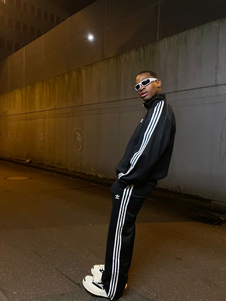 Adidas Fashion Man, Tracksuit Styling, Adidas Tracksuit Outfit, Adidas Tracksuit Mens, Adidas Sweatsuit, Track Suit Outfit, Athleisure Outfits Fall, Adidas Outfit Men, Two Pieces Set Outfits