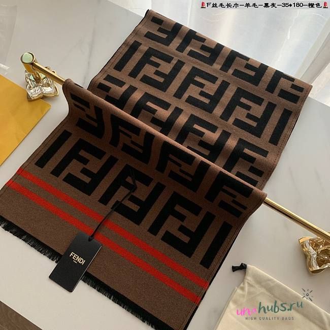 Fendi scarf 35*180 - unahubs.ru Fendi Baguette White, Fendi Scarf, Fendi Baguette, Baguette Bag, Black Leather Bags, One Bag, Louis Vuitton Damier, White Leather, Leather Bag