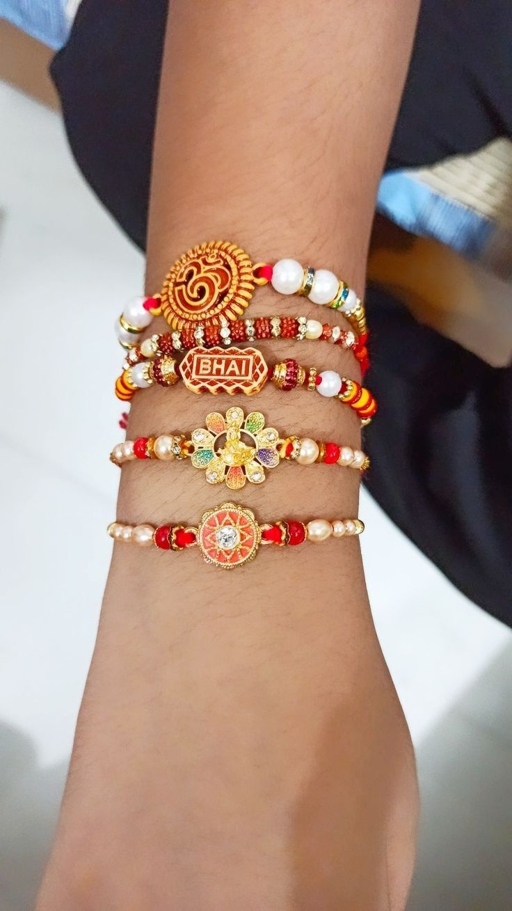 Rakhi In Hand Snap, Rakhi Snapchat, Raksha Bandhan Snap, Rakhi Snap, Raksha Bandhan Aesthetic, Raksha Bandhan Photography, Display Pictures For Whatsapp, Raksha Bandhan Images, Saraswati Photo