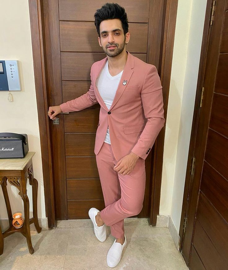 Kot Pant Suit Man, Engagement Preparation, 2 Piece Suit Men, Burgundy Suit Men, Light Pink Suit, Social Outfits, Arjit Taneja, Slim Fit Groom Suit, Coat Pant For Men