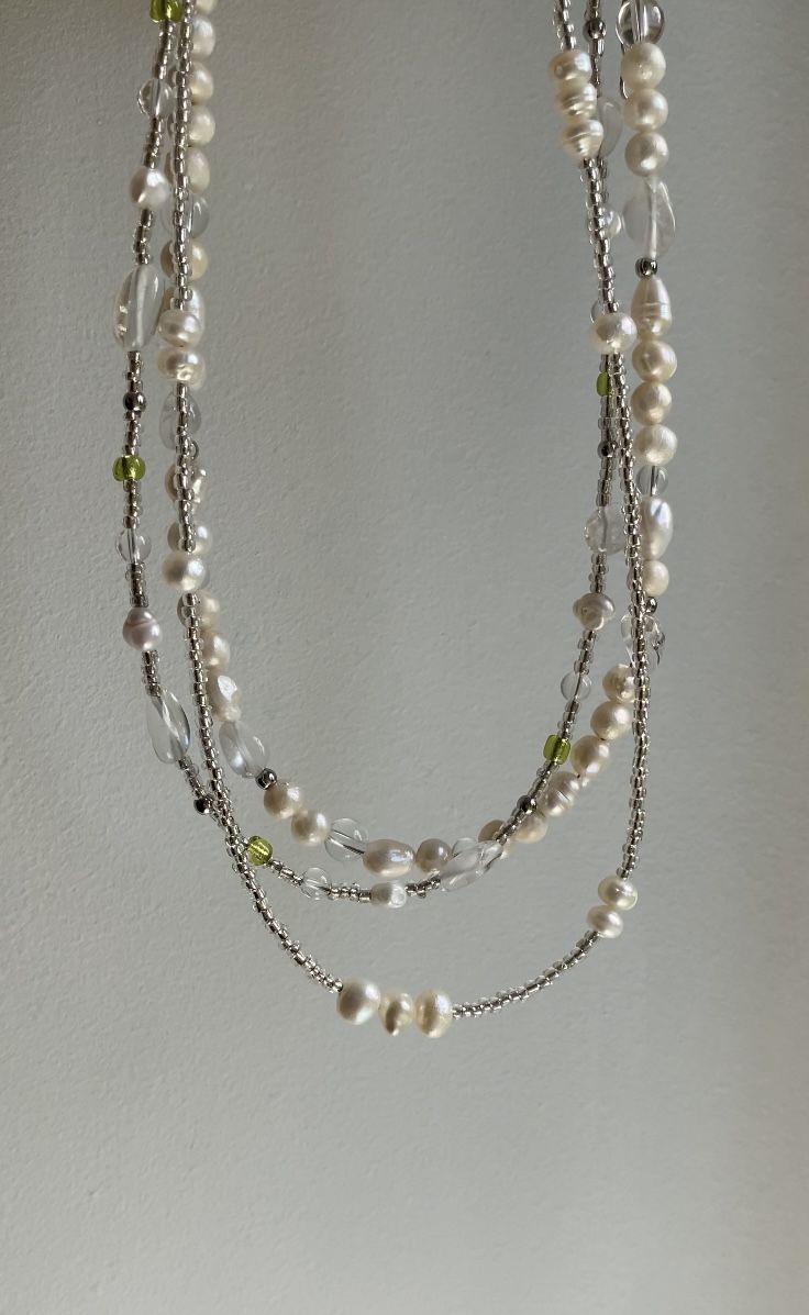 Beaded Crystal Jewelry, Pearl Jewelry Handmade, Beaded Necklace Pearl, Pearl Bead Jewelry, Luxury Beaded Jewelry, Necklace Handmade Ideas, Types Of Necklace, Pearl Necklace Diy, Diy Bead Jewelry