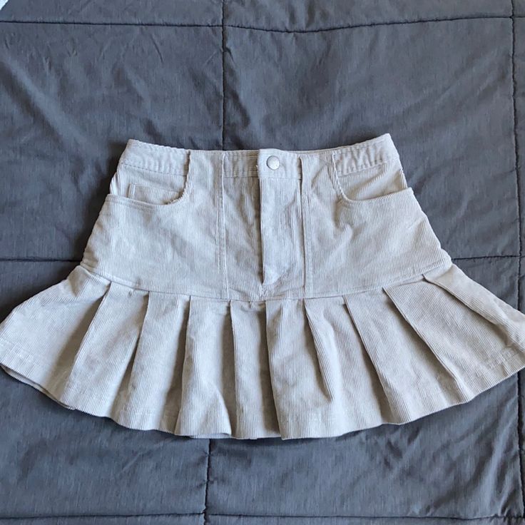 Never Worn, Has A Small Flaw On The Back Shown In Picture Forever 21 Skirts, The Back, Mini Skirt, Forever 21, Womens Skirt, Mini Skirts, Skirt, Cream, Outfit Inspo