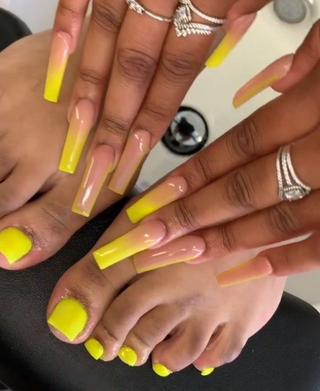 #yellownails #nailsart #nails #nailpolish #naildesign #nailideas #nailartdesigns #yellow Yellow Nail, Acrylic Toe Nails, Cute Toe Nails, Drip Nails, Glow Nails, Long Acrylic Nails Coffin, Exotic Nails, Nails 2021, Long Square Acrylic Nails