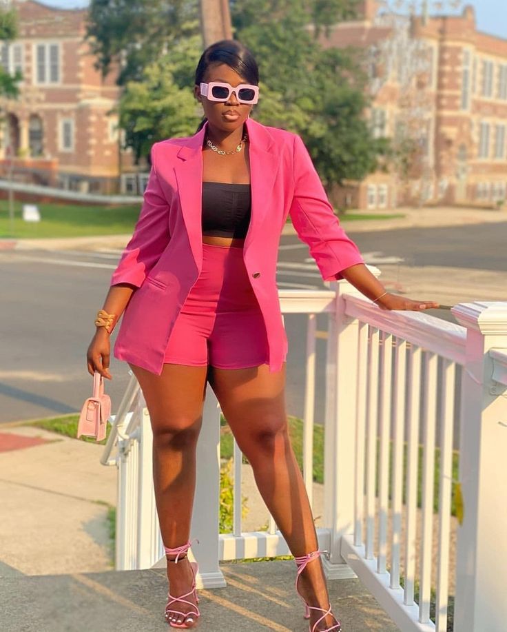 Blazer And Shorts Outfit, Nicki Concert, Ball Outfit, Sneaker Ball, Boss Chic, Nigerian Lace Styles Dress, Feminine Outfits, Cute Spring Outfits, Womens Style