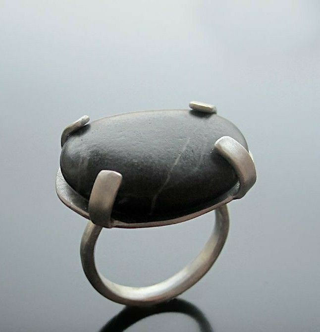 Tanishq Jewellery, Beach Stones Jewelry, Pebble Ring, Rings Handmade, Rock Jewelry, Jewellery Gold, Jewellery Store, Handmade Rings, Silver Jewelry Handmade