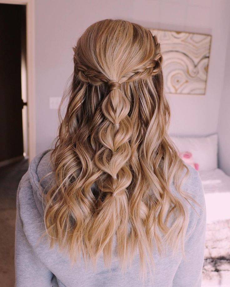 Cute Down Hairstyles, Prom Hair Medium Length, Cute Prom Hairstyles, Prom Hair Medium, Formal Hairstyles For Long Hair, Half Up Half Down Hair Prom, Simple Prom Hair, Prom Hair Down, Hoco Hairstyles