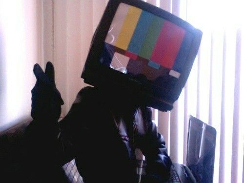 Object Heads, Weirdcore Aesthetic, Tv Head, Dreamcore Weirdcore, Weird Dreams, Aesthetic Images, A Tv, Cosplay Outfits, Drawing Reference Poses