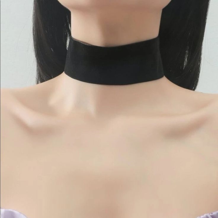 Thick Black Velvet Choker Necklace With Silver Details Brand New! Velvet Choker Aesthetic, Black Collar Necklace, Esther Coleman, Simple Black Choker, Thick Choker Necklace, Fairy Oc, Faceless Girl, Black Velvet Choker Necklace, Choker Necklace Black