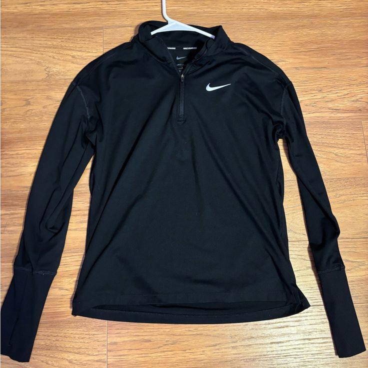 Brand New Never Worn Nike Half-zip Top For Fall, Nike Black Tops For Fall, Nike Pull, Nike Black, Black Nikes, Nike Jacket, Nike Women, Jackets For Women, Jackets & Coats