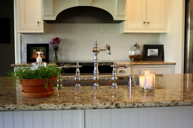 the kitchen counter is clean and ready to be used as a candle holder for candles