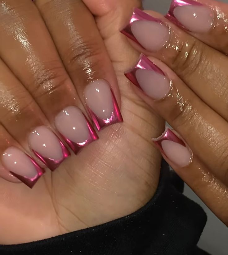 Short Color Acrylic Nails, Cute Short Chrome Nails, Med Short Acrylic Nails, Valentine’s Day Looks Black Women, Prom Nails Medium Length, 14th Birthday Nail Ideas, Valentines Day Nails Black Women, Matalic Nails Acrylic, Cute Birthday Nails Short