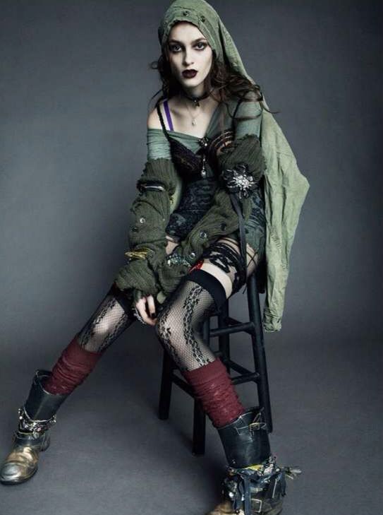 Modern Pirate Outfit Styl Grunge, Apocalypse Fashion, Greg Kadel, Moda Grunge, Dark Circus, Post Apocalyptic Fashion, Vogue Editorial, Apocalyptic Fashion, Mode Costume