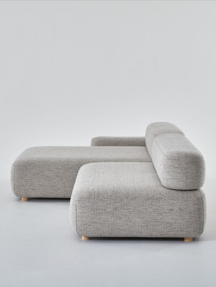 A beige chaise and lounge modules with arm from the Flux range by E9 Design Modern Modular Sofas, Modular Sofa Design, Modular Lounge, Velvet Lounge Chair, Metal Sofa, Soft Furniture, Sofas For Small Spaces, Couch Design, Modular Lounges