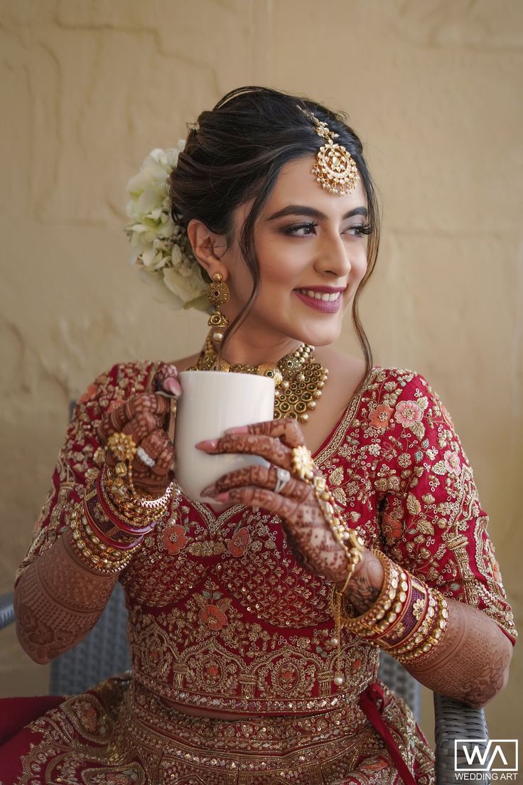 indian bride getting ready shot भारतीय दुल्हन संबंधी, शादी की तस्वीरें, Bridal Hairstyle Indian Wedding, Indian Bride Makeup, Indian Wedding Bride, Bridal Makeup Images, Bridal Bun, Bridal Hairdo, Bridal Hair Buns