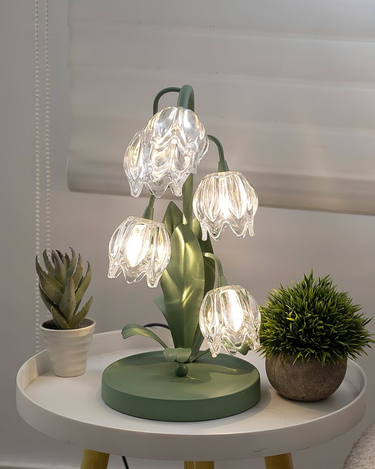 Product Inspired By Nature, Green Aesthetic Decoration, Cute Green Room Ideas, Room Decor Green Aesthetic, Flower Table Lamp, Nature Room Aesthetic, Green Aesthetic Room Decor, Aesthetic Table Decor, Room Set Up Ideas