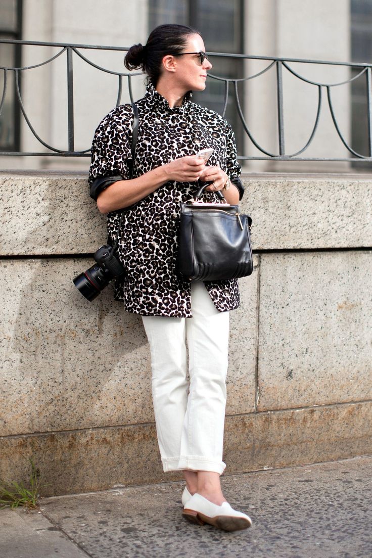 Curvy French Style, Garance Dore Style, Dressy Skirt, Breton Shirt, Parisian Elegance, Julia Restoin Roitfeld, Clemence Poesy, Jeans Coat, Garance Dore