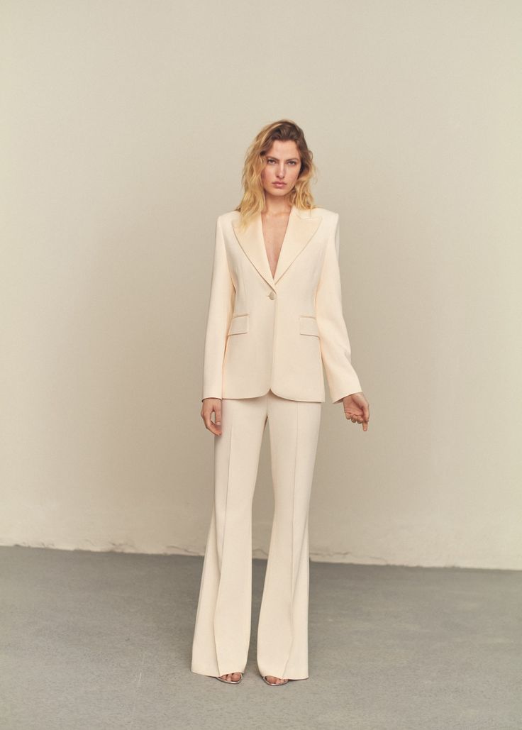 Structured blazer with satin lapels - Woman | MANGO USA Structured Jacket, Outfit Formulas, Pantsuits For Women, Linen Suit, Fashion Victim, Suit Style, Total Look, Blazer Outfits, No Time