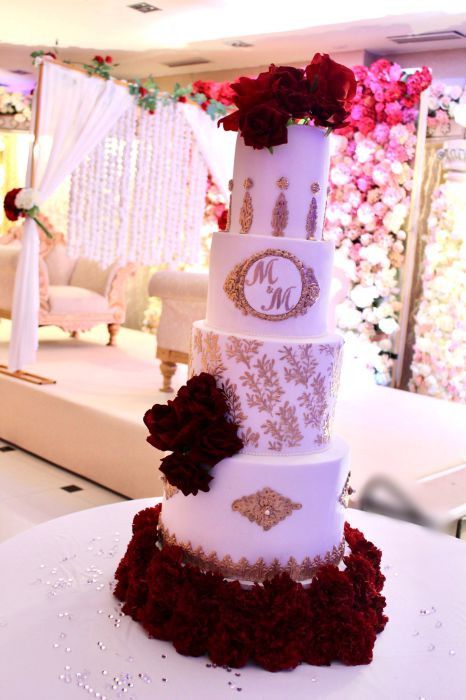 Traditional Asian Style,Wedding Cakes Asian Style Wedding, Asian Wedding Cake, Wedding Cakes Chocolate, Chocolate Wedding Cakes, Luxury Wedding Cake Design, French Themed Wedding, Frosting Flowers, Wedding Cake Pearls, Royal Theme