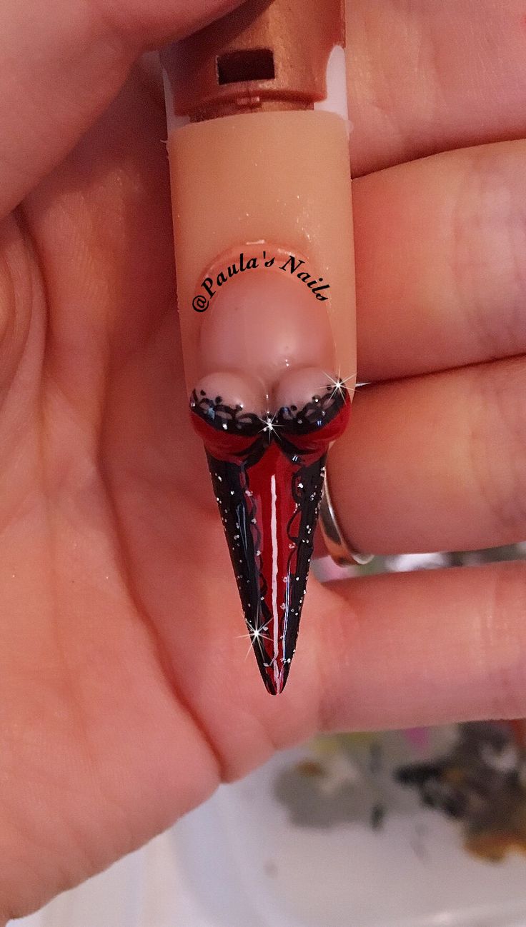 Burlesque stiletto nails 👌🏻😉 Burlesque Nails Design, Burlesque Nails, Burlesque Birthday, Funky Nail Art, Stiletto Nail Art, Extension Designs, Funky Nails, Stiletto Nails, Nail Art Diy