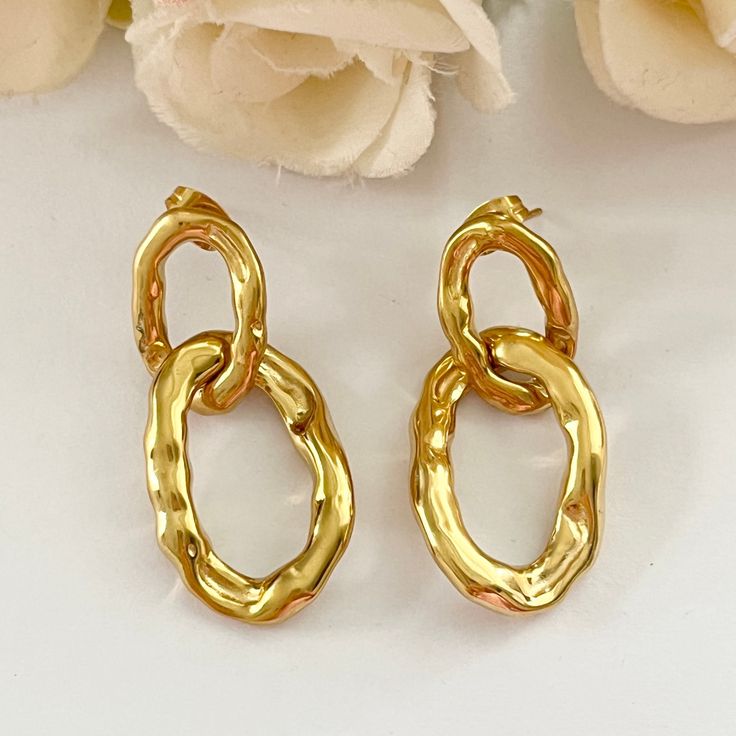 These beautiful pierced earrings are vintage from the 1980s. Gorgeous 14k gold plated statement dangly circle earrings. Length: 3.7cm. Width: 1.8cm. www.vintageamara.co.uk Gold-tone Metal Earrings For Anniversary, Plated Metal Round Earrings, Metal Plated Round Earrings, Round Metal Plated Earrings, Tarnish Resistant Round Metal Clip-on Earrings, Yellow Gold Metal Earrings For Anniversary, Formal Circular Metal Earrings, Gold-tone Round Gold Plated Earrings, Gold Metal Clip-on Earrings For Anniversary